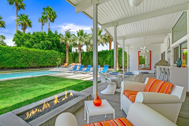 2190 E Terry Lane, Palm Springs, CA 92262