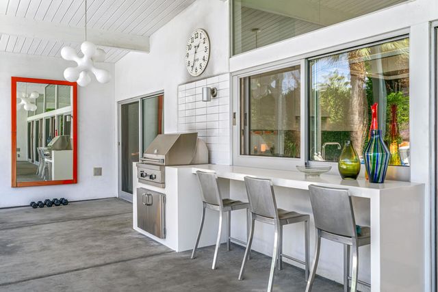2190 E Terry Lane, Palm Springs, CA 92262