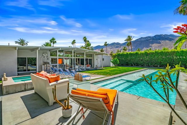 2190 E Terry Lane, Palm Springs, CA 92262