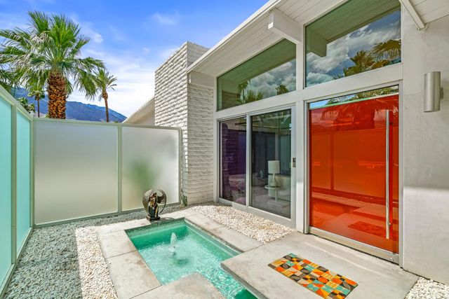 2190 E Terry Lane, Palm Springs, CA 92262