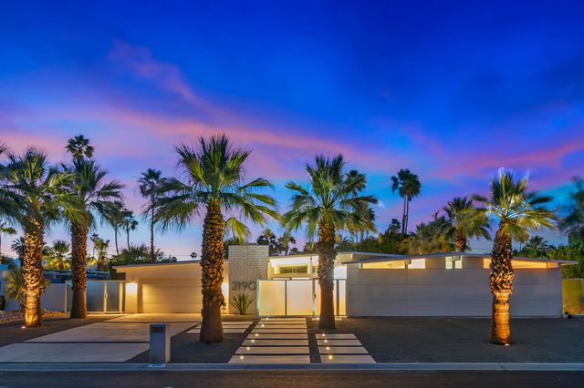 2190 E Terry Lane, Palm Springs, CA 92262