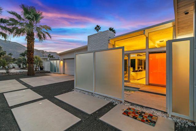 2190 E Terry Lane, Palm Springs, CA 92262