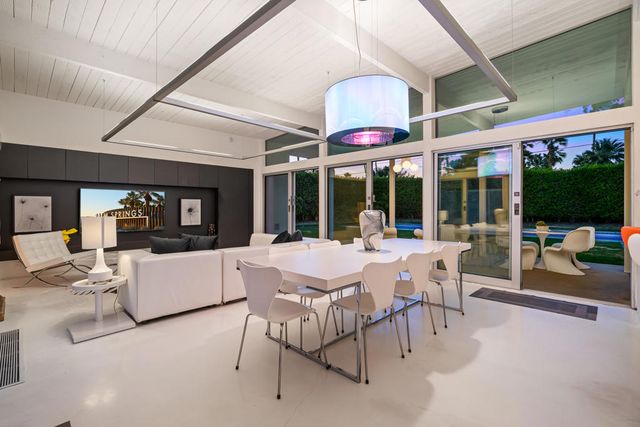 2190 E Terry Lane, Palm Springs, CA 92262