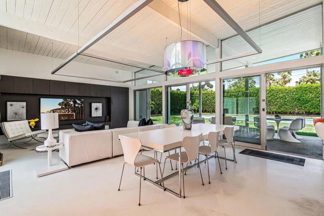 2190 E Terry Lane, Palm Springs, CA 92262