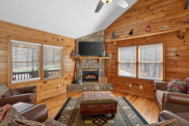 750 Lemmon Lane S, Ellijay, GA 30540