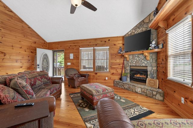 750 Lemmon Lane S, Ellijay, GA 30540