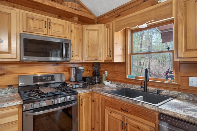 750 Lemmon Lane S, Ellijay, GA 30540