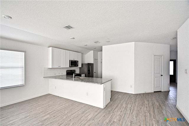 1208 Treehouse Lane, New Braunfels, TX 78130