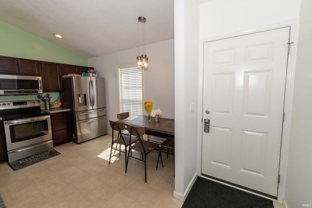 1424 Gauley River Drive, Mishawaka, IN 46544