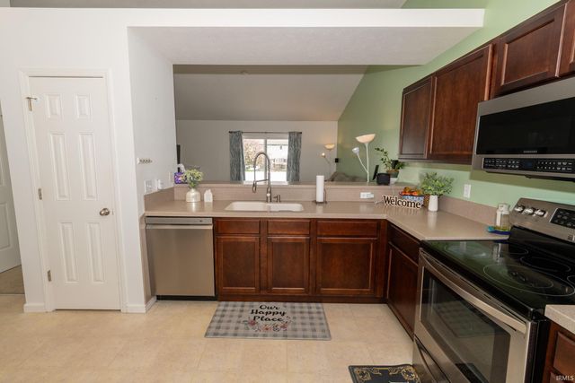 1424 Gauley River Drive, Mishawaka, IN 46544