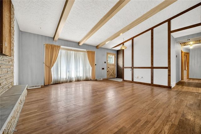 100 E Decker Drive, Seven Hills, OH 44131