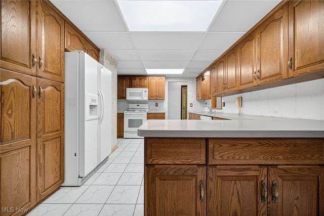 100 E Decker Drive, Seven Hills, OH 44131