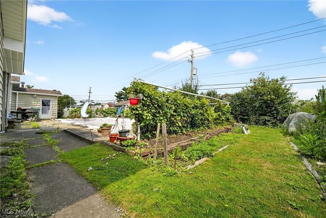 100 E Decker Drive, Seven Hills, OH 44131