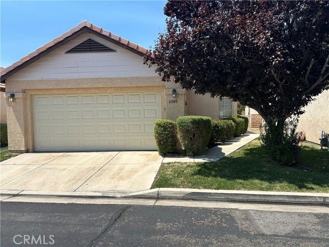 11580 Oak Street, Apple Valley, CA 92308