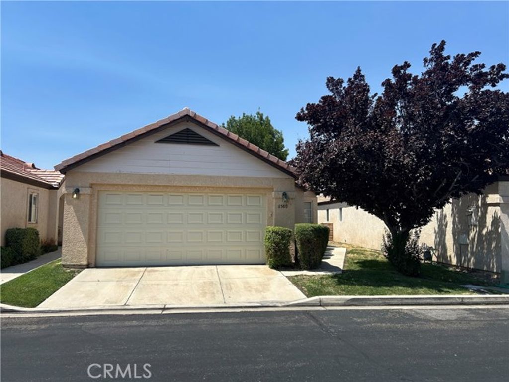 11580 Oak Street, Apple Valley, CA 92308