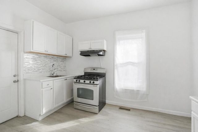 7923 S Lowe Avenue, Chicago, IL 60620