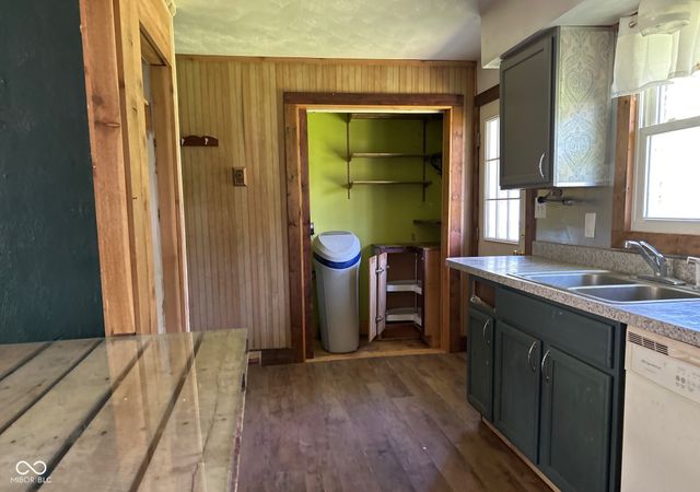 1720 E Lois Lane, North Vernon, IN 47265
