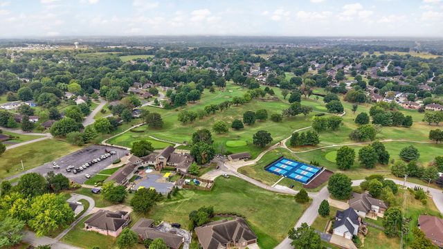 3305 Olympic Circle, Nixa, MO 65714