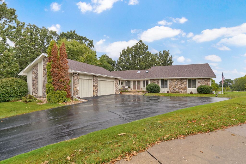 3305 Olympic Circle, Nixa, MO 65714