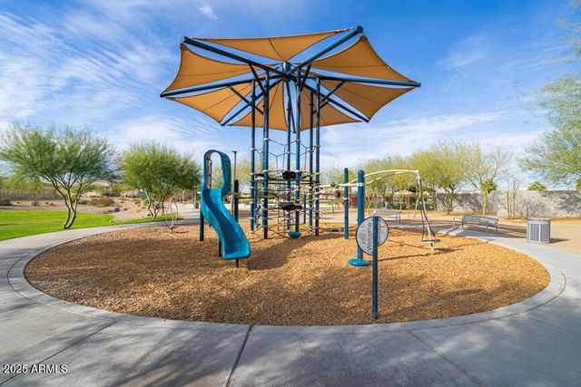 8875 W COLTER Street, Glendale, AZ 85305