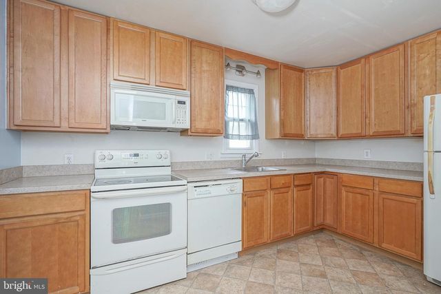 702 W LINCOLN AVE, Magnolia, NJ 08049