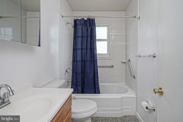 702 W LINCOLN AVE, Magnolia, NJ 08049