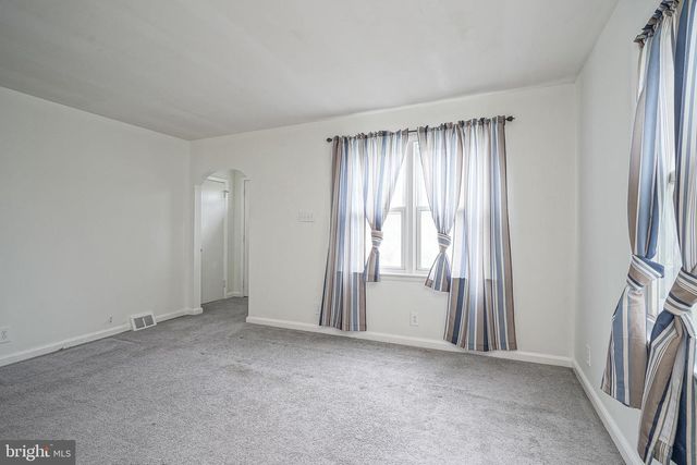 702 W LINCOLN AVE, Magnolia, NJ 08049