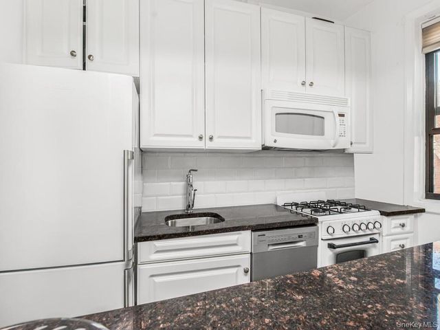 3875 Waldo Avenue 9R, Bronx, NY 10463