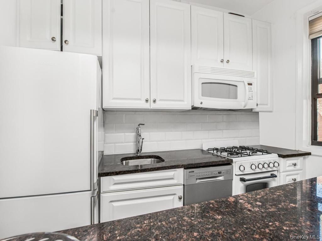 3875 Waldo Avenue 9R, Bronx, NY 10463 — photo 2