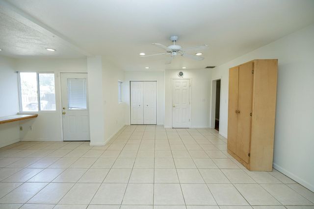 1317 Oakwood Dr, Modesto, CA 95350