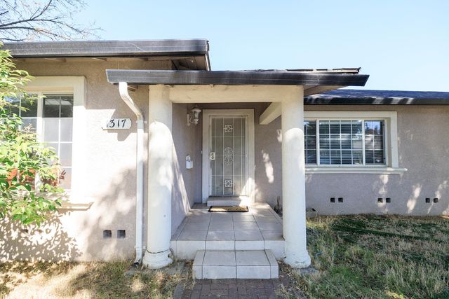 1317 Oakwood Dr, Modesto, CA 95350
