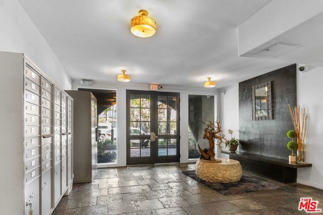 1351 N Orange Drive 102, Los Angeles, CA 90028