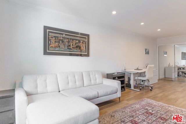 1351 N Orange Drive 102, Los Angeles, CA 90028