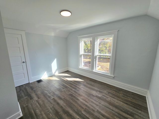 328 Rosewood Avenue, Aurora, IL 60505