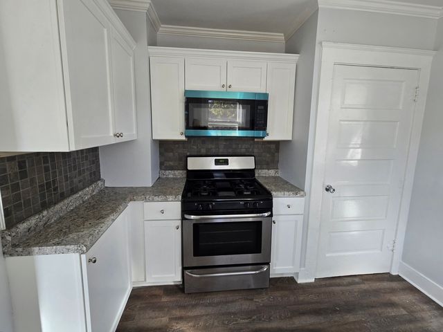 328 Rosewood Avenue, Aurora, IL 60505