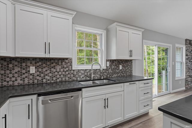 53784 Terre Verde Hills Court, South Bend, IN 46628