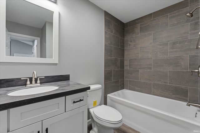 53784 Terre Verde Hills Court, South Bend, IN 46628