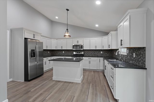 53784 Terre Verde Hills Court, South Bend, IN 46628