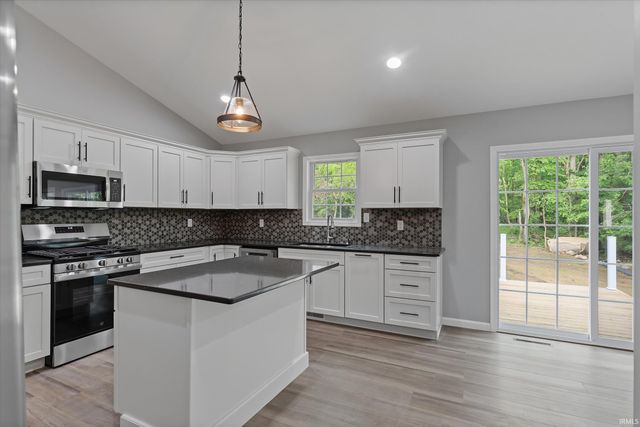 53784 Terre Verde Hills Court, South Bend, IN 46628