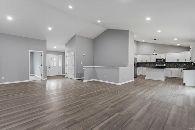 53784 Terre Verde Hills Court, South Bend, IN 46628