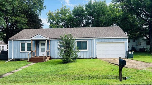 206 S 5th Street, Louisburg, KS 66053