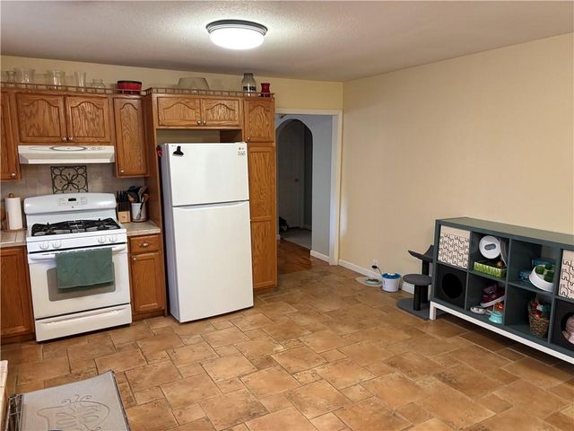 206 S 5th Street, Louisburg, KS 66053