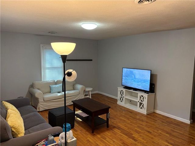 206 S 5th Street, Louisburg, KS 66053