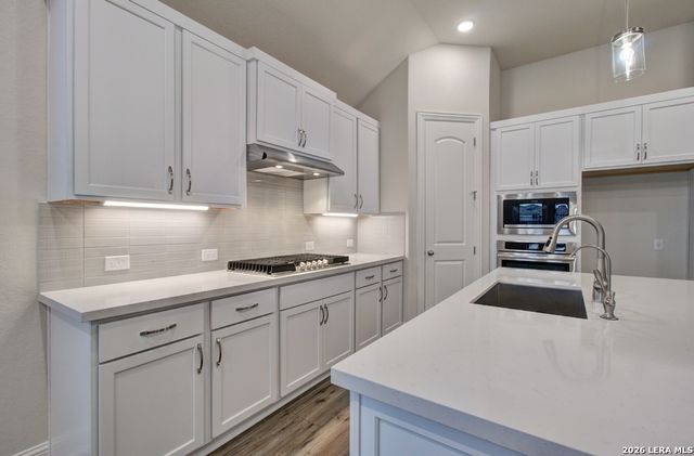 735 Navarro Street, New Braunfels, TX 78132