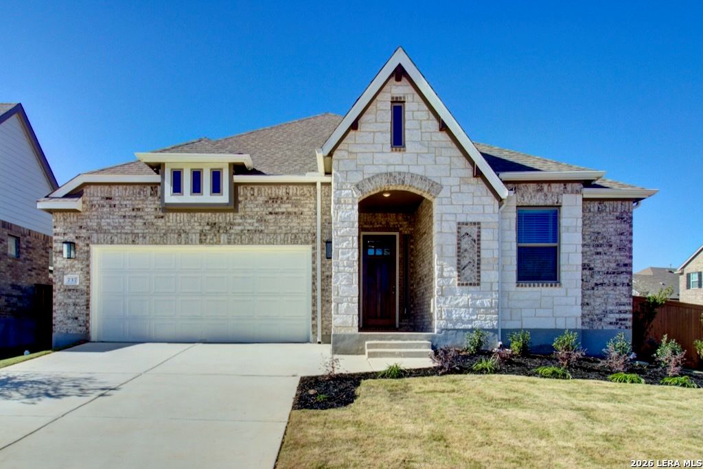 735 Navarro Street, New Braunfels, TX 78132