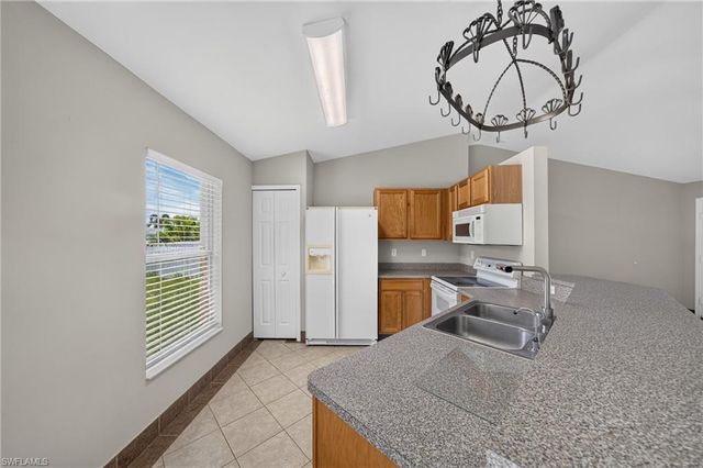 2102 NE 17th AVE, Cape Coral, FL 33909