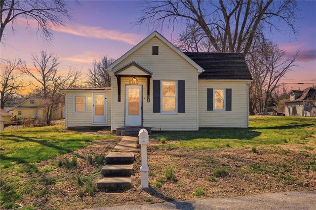 1423 Olive Street, Leavenworth, KS 66048