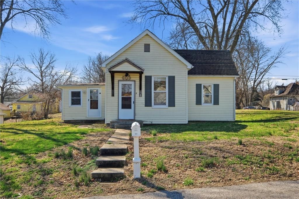 1423 Olive Street, Leavenworth, KS 66048