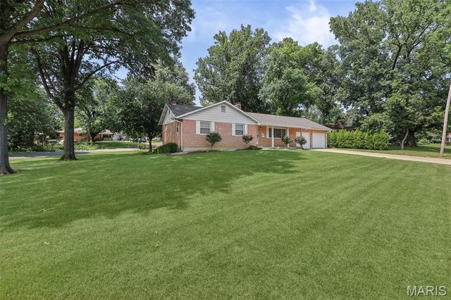 441 Clearview Drive, Belleville, IL 62223
