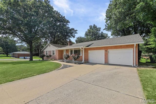 441 Clearview Drive, Belleville, IL 62223